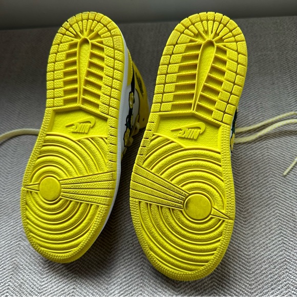 Nike air Jordan yellow rose kids size 13 - Picture 4 of 7